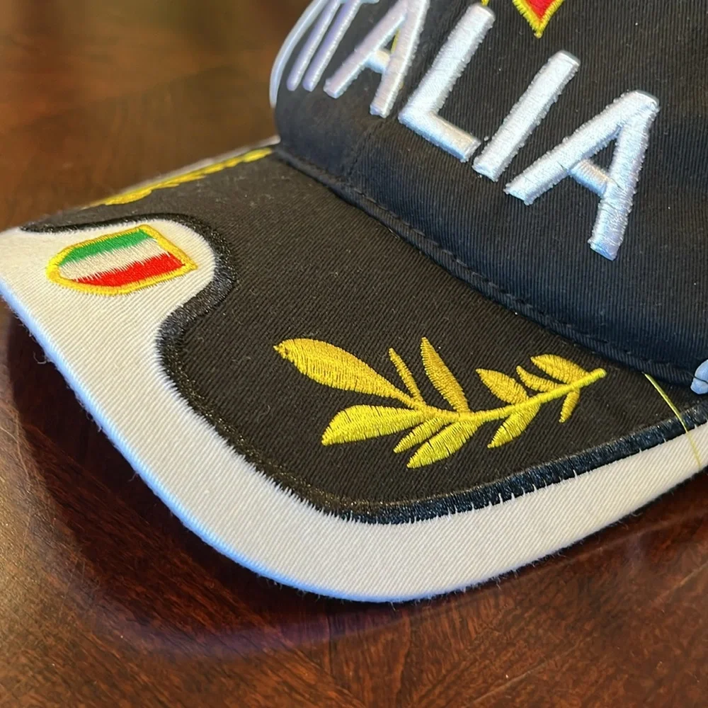 Cap Men’s Italia Design Black&White embroidered adjustable back